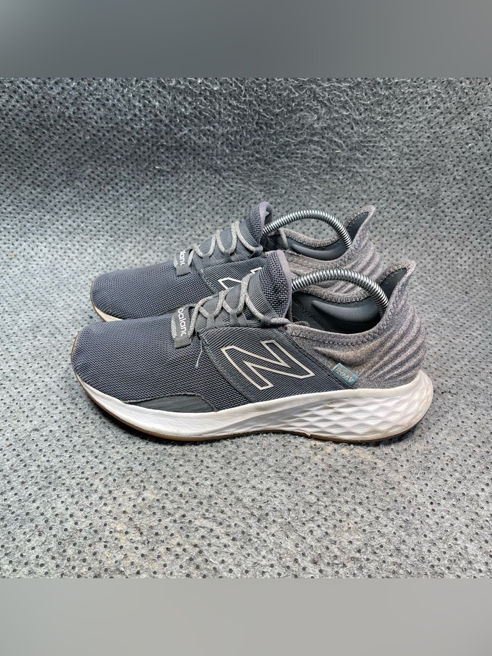 New Balance Roav Grey Running Shoes No Insoles Size 9 Men’s